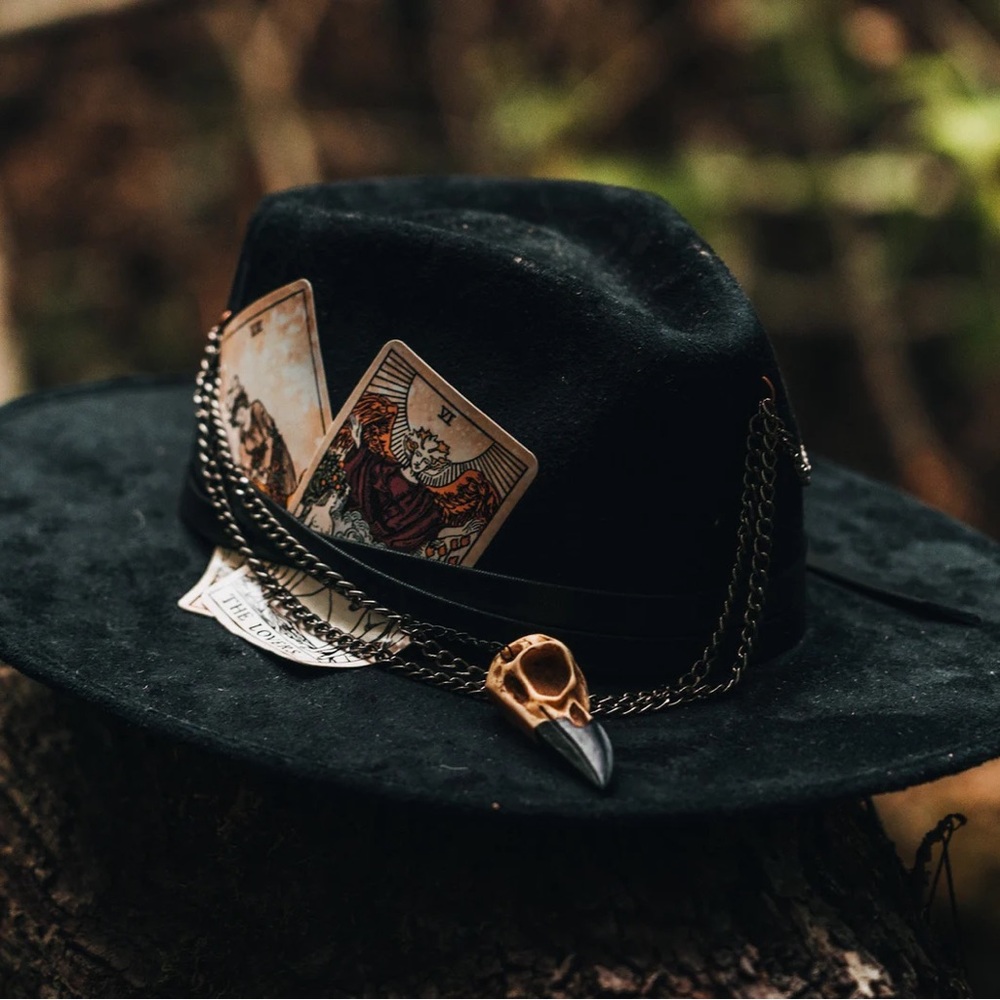 Black Chain-Embellished Women's Hat
